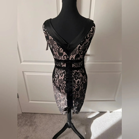 NWT  | Jax | Black Lace Cocktail Dress | Size 6 [49] - Picture 6 of 8